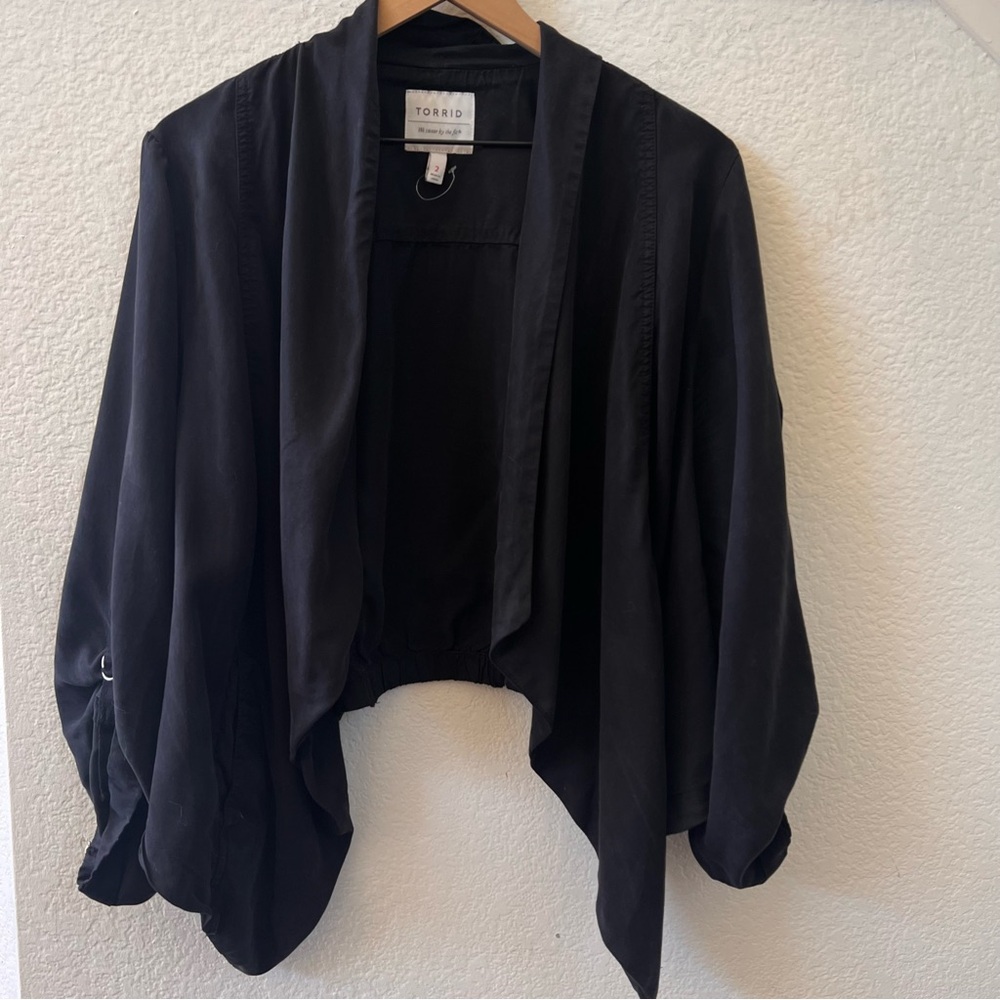 Torrid Jacket Black Roll Up Sleeve Waterfall Casual Open Front size 2 or XL